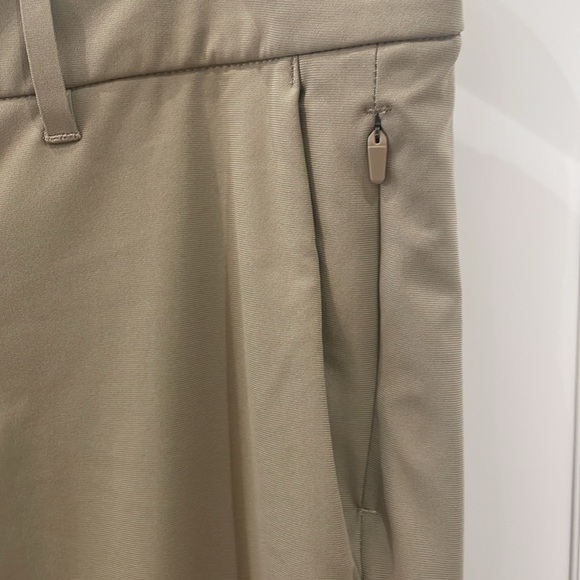 Lululemon Men’s Tan Pants—GREAT FABRIC & Style—Great condition!! Size 34 - Picture 4 of 9